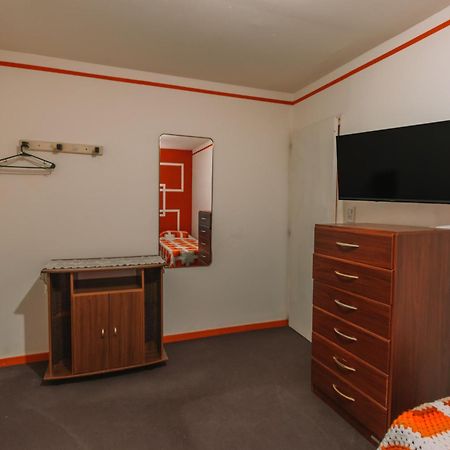 Habitaciones Mary 2 Camas Simples En Casa Compartida Ushuaia Ngoại thất bức ảnh