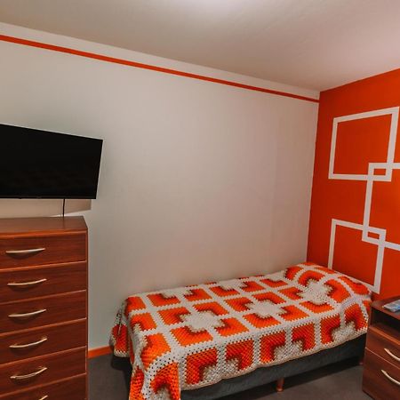Habitaciones Mary 2 Camas Simples En Casa Compartida Ushuaia Ngoại thất bức ảnh