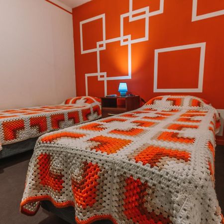 Habitaciones Mary 2 Camas Simples En Casa Compartida Ushuaia Ngoại thất bức ảnh